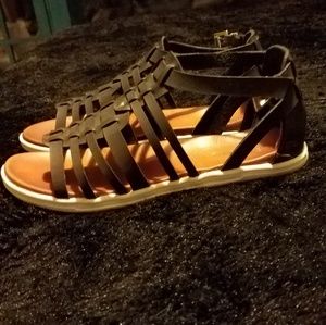 Sporty gladiator sandals!
